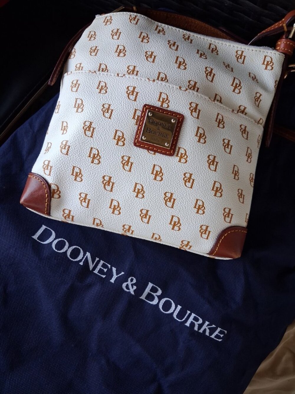 Dooney & Bourke purse